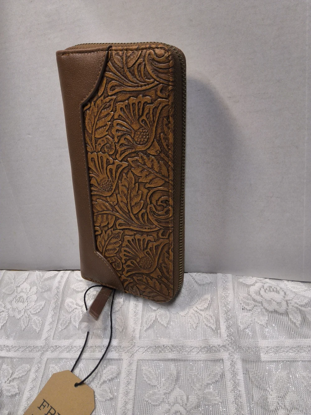 Frye measurements wallet